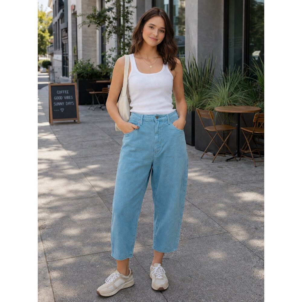 Levi's Made & Crafted Barrel Crop Organic Jeans in Size 31. Turquoise.
